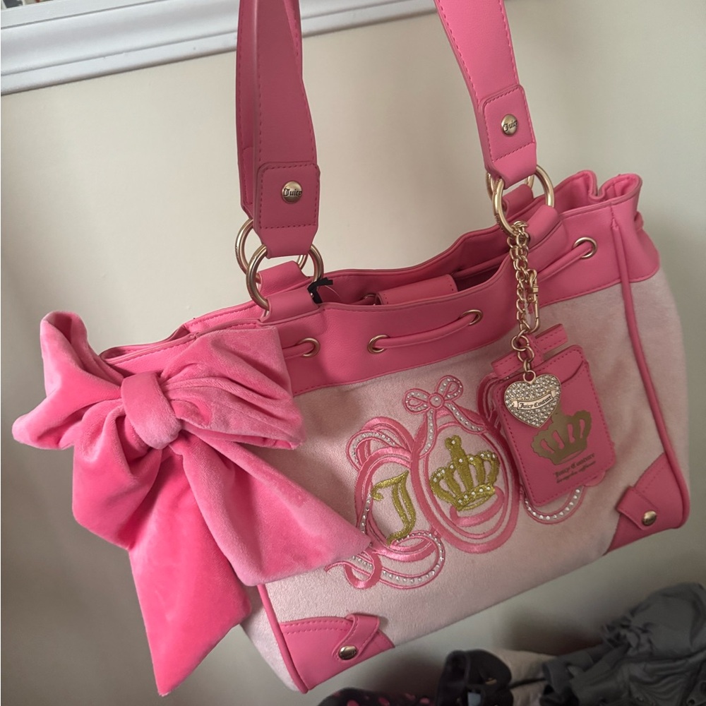 Pink Juicy Couture Daydreamer NWT Bag with Bow and Crown Design